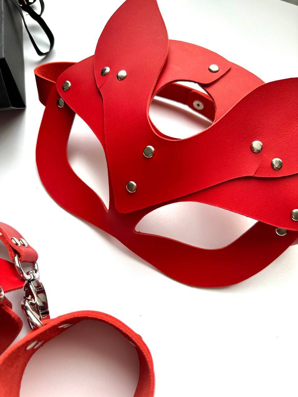 Desire Red  Bondage Set