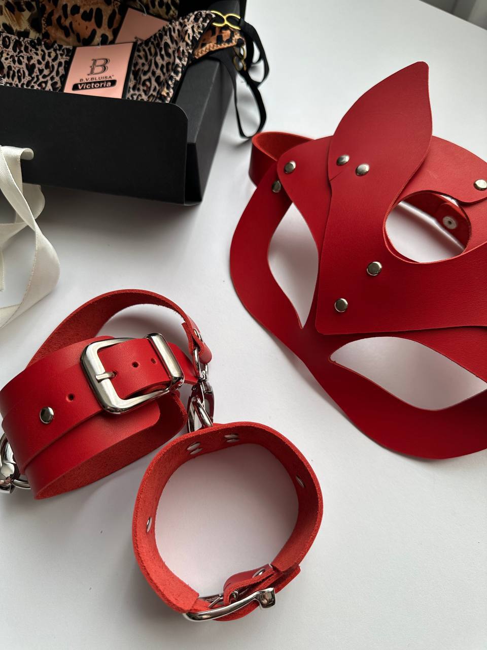 Desire Red  Bondage Set