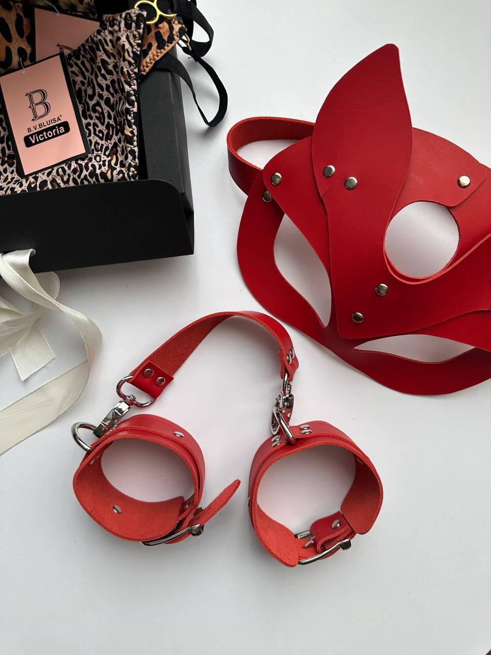 Desire Red  Bondage Set