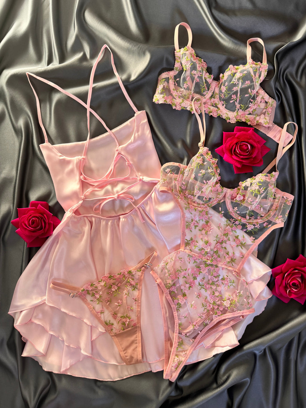 Veronica İpek Saten Volanlı Elbiseli Set (Bodysuit Hediyeli)